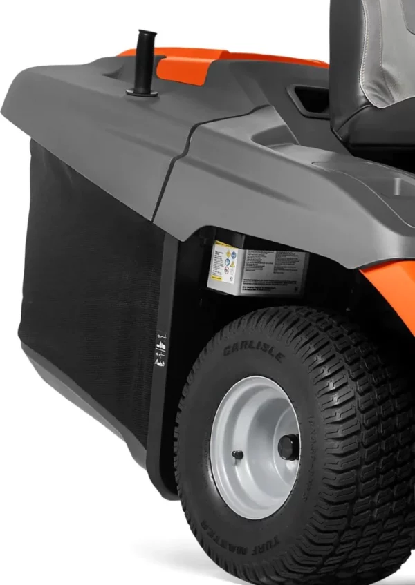 Husqvarna Rasentraktor TC 238TX Winterpaket mit Schneeschild, Gummileiste, Gewicht und Schneeketten – Modell 2023 – Bild 2