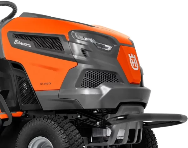 Husqvarna Rasentraktor TC 238TX Winterpaket mit Schneeschild, Gummileiste, Gewicht und Schneeketten – Modell 2023 – Bild 3