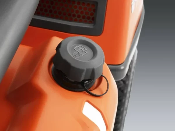 Husqvarna Rider R 216T AWD - Image 4