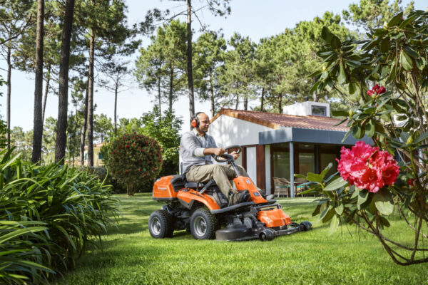 Husqvarna Frontmäher R 214TC inkl. 94cm Mähwerk - Image 2