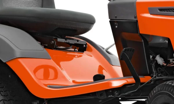 Husqvarna Rasentraktor TC 138 – Modell 2024 - Image 2