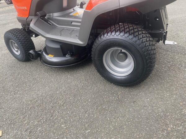 Husqvarna Rasentraktor TS 114 inkl. Winterpaket 110 - Image 16
