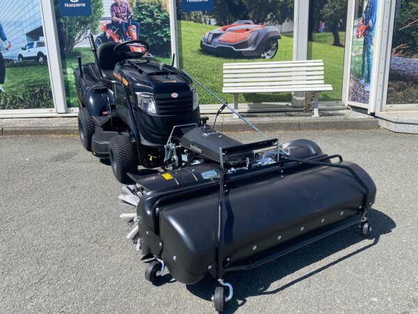 Black Edition Rasentraktor Pro 225/92 Twin H mit Kehrmaschine - Image 16