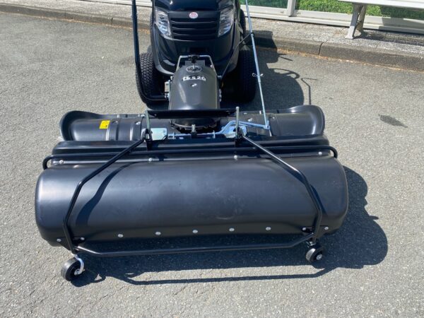 Black Edition Rasentraktor Pro 225/92 Twin H mit Kehrmaschine - Image 18