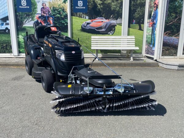 Black Edition Rasentraktor Pro 225/92 Twin H mit Kehrmaschine - Image 14
