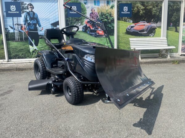 BLACK EDITION Rasentraktor PRO 228/108 Twin HS mit Winterpaket 120 Plus - Image 16