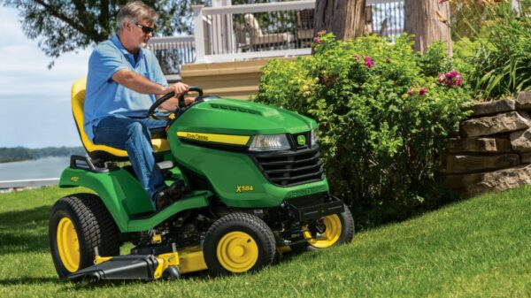 JOHN DEERE Rasentraktor X584 - Image 2