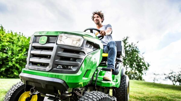 JOHN DEERE Rasentraktor X127 - Image 2