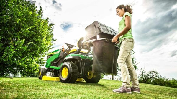 JOHN DEERE Rasentraktor X127 - Image 4