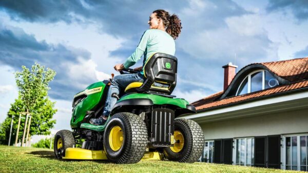 JOHN DEERE Rasentraktor X127 - Image 5
