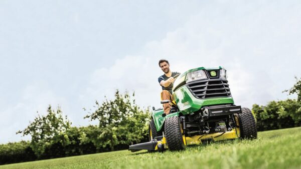 JOHN DEERE Rasentraktor X590 - Image 3
