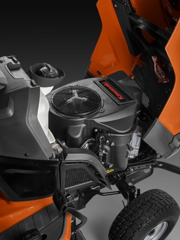 HUSQVARNA TC 242 T mit Schneeschild 120Plus & Gartentraktoren Anhänger 275 - Image 5