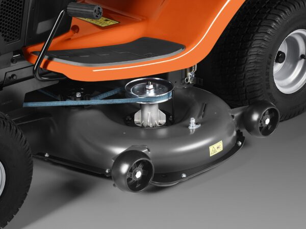HUSQVARNA TC 242 T mit Schneeschild 120Plus & Gartentraktoren Anhänger 275 - Image 8