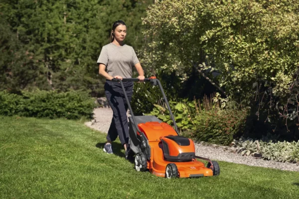 HUSQVARNA LC 247i - Image 4