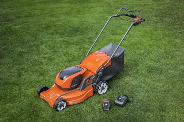 HUSQVARNA LC 347iVX mit Akku und Ladegerät - Image 8
